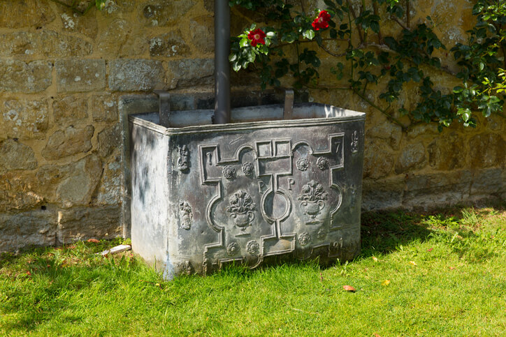 Einfache Lösung um die Regentonne zu verstecken