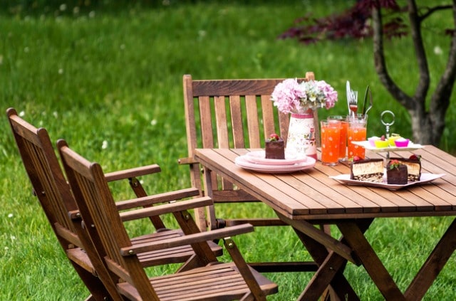 Gartenmöbel auffrischen - kreative Ideen und Tipps