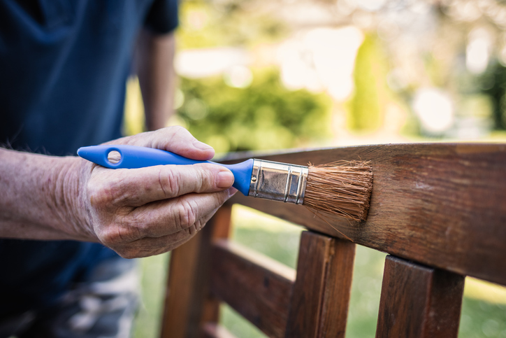 Langfristiger Schutz für hölzerne Gartenmöbel