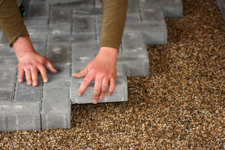 So sieht der herkömmliche Unterbau von Wegen aus