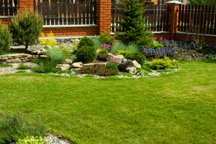 Was Sie bei der Gestaltung eines kleinen Vorgartens beachten sollten