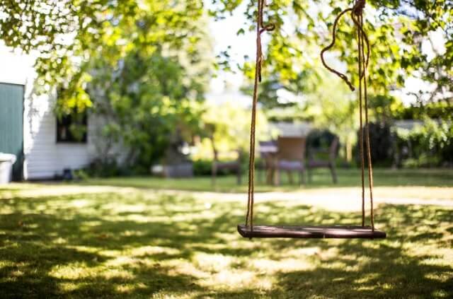 Gartenschaukel für Kinder selber bauen