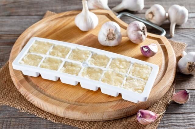 Knoblauch einfrieren und haltbar machen