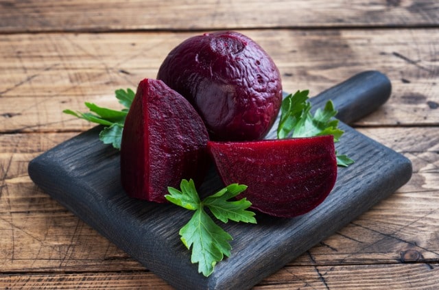 So einfach schälen Sie Rote Bete