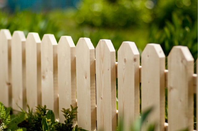 ᐅ Zaun für den Bauerngarten selber bauen
