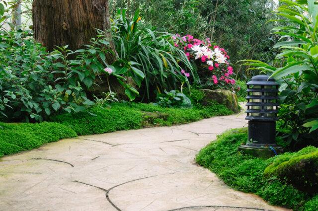 Gartenplatten richtig verlegen