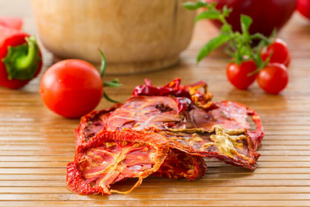 Gemüse im Backofen oder an der Luft trocknen