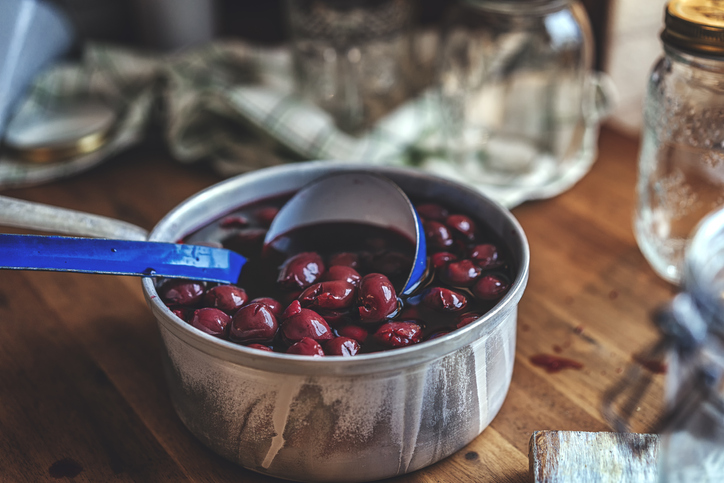 Selbstgemachte Kirschsuppe