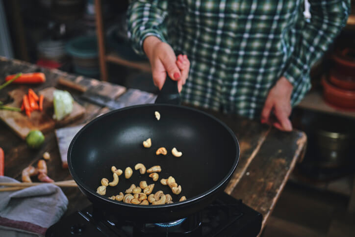 Rösten der Cashews